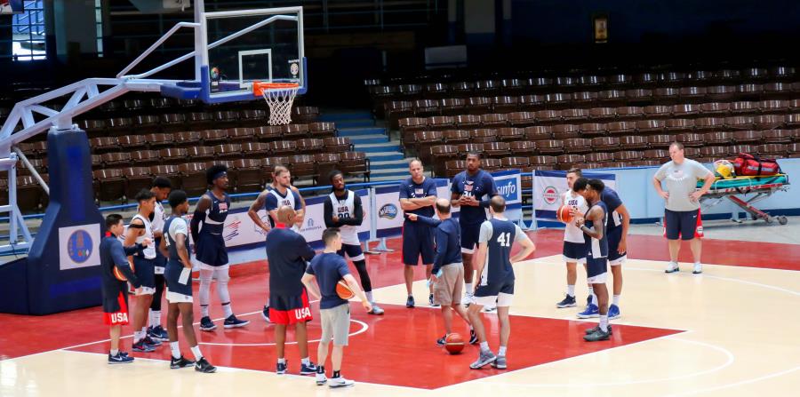 Los norteños realizaron la tarde del sábado su primer entrenamiento en la cancha de juego con el experimentado estratega Jeff Van Gundy al frente, quien exigió a cada uno de sus jugadores mucha movilidad en tareas defensivas. (horizontal-x3)