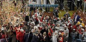 Los Chiefs de Kansas City completan remontada y derrotan a los 49ers de San Francisco