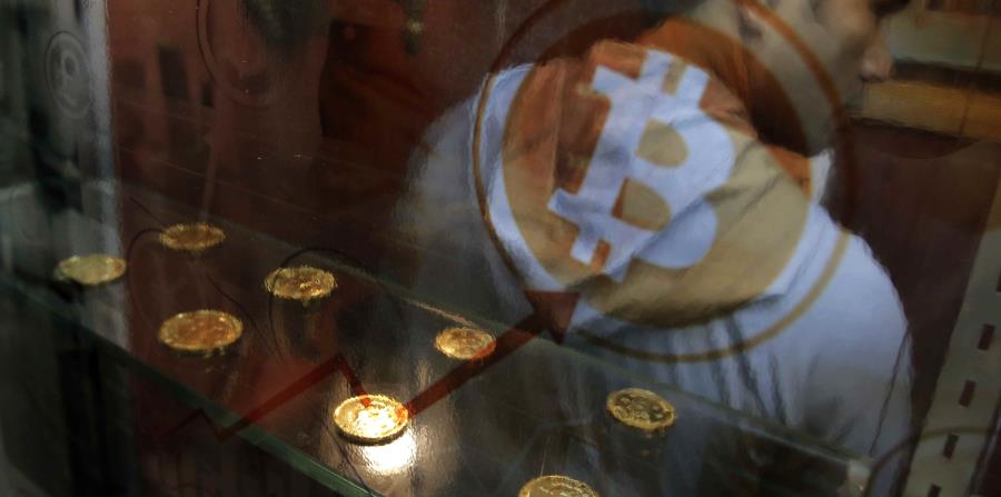 Aunque se desploma, aún hay quienes apuestan por el bitcoin (horizontal-x3)
