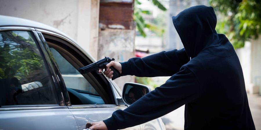 Maleantes Le Roban El Carro A Punta De Pistola A Dos Conductores En Toa