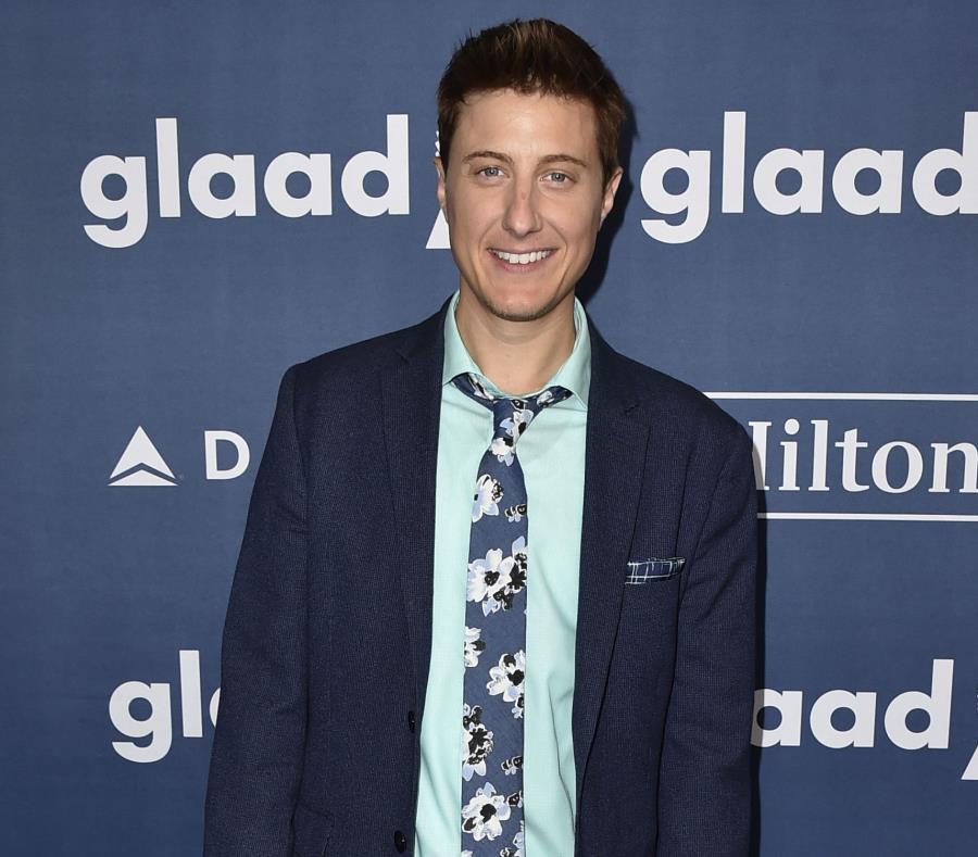 En esta foto del 2 de abril del 2016, Scott Turner Schofield llega a la ceremonia de los premios GLAAD Media en Beverly Hills, California. Schofield, un veterano artista trans, protagoniza la película europea de próximo estreno