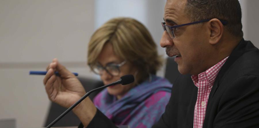 In the picture Senator Abel Nazario. (horizontal-x3)