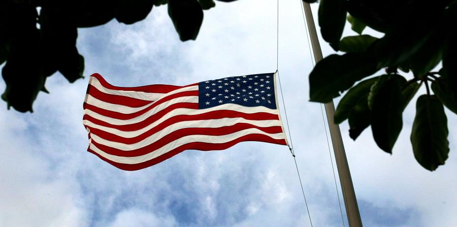 El ejecutivo de Texas invitó a las entidades privadas a unirse al homenaje a las víctimas (horizontal-x3)