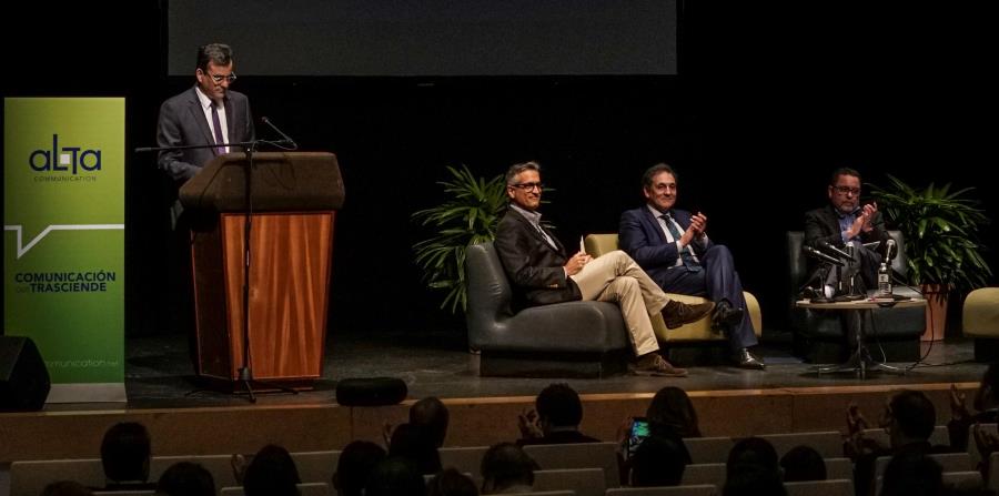 Desde la izquierda, el Oficial de Innovación Social de GFR Media, Luis Alberto Ferré Rangel, y Txomin García Hernández, presidente de Grupo Mondragón. (GFR Media / Joe Rubens) (horizontal-x3)