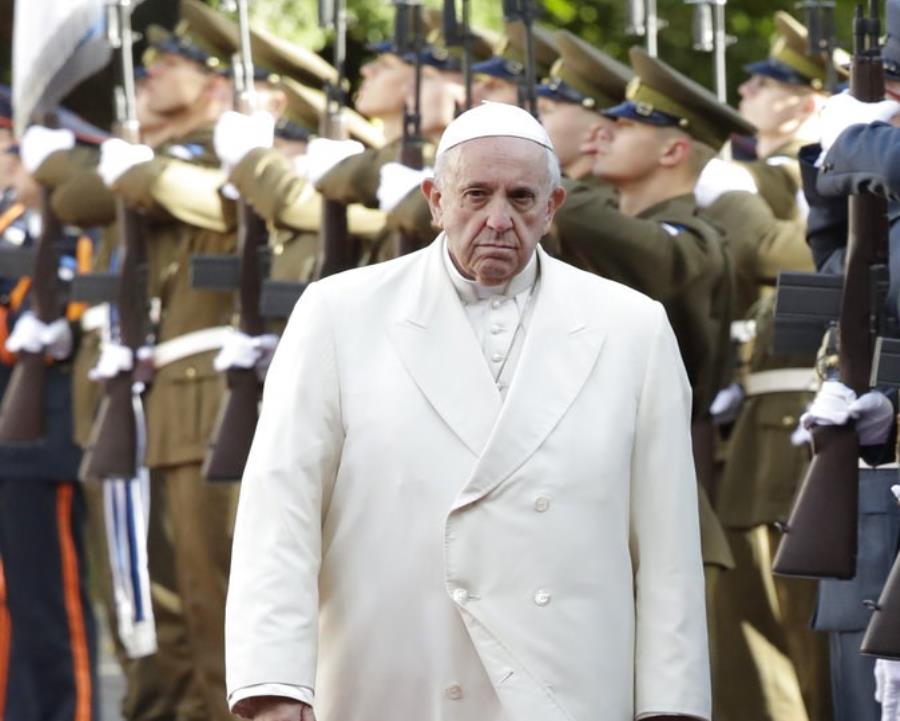 El papa Francisco visitará Emiratos Árabes Unidos en febrero (semisquare-x3)