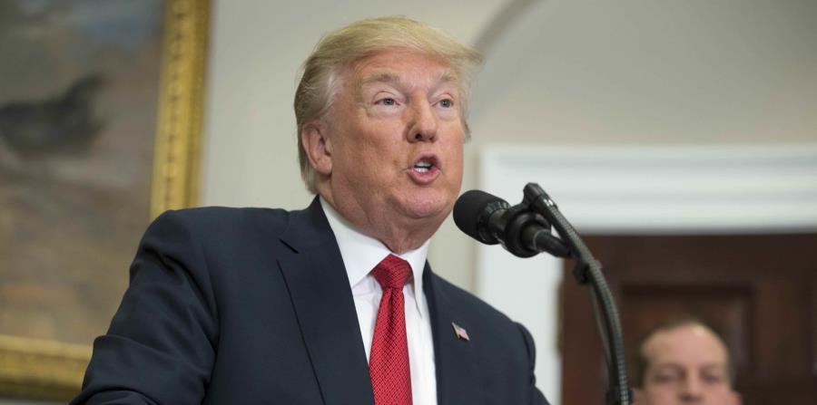 Según expertos, el intento de Donald Trump de eliminar el subsidio para copagos y deducibles provocaría el ascenso de otro subsidio, el de las primas. (horizontal-x3)