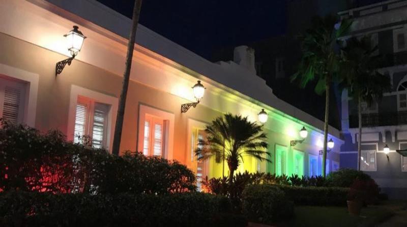 El gobernador firmó en julio de 2017, una orden ejecutiva que creó Consejo Asesor en Asuntos de la comunidad LGBTT. (horizontal-x3)