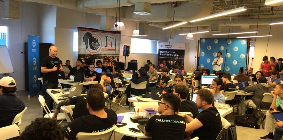 El evento contó con una sesión informativa por parte de un equipo de IBM. (horizontal-x3)