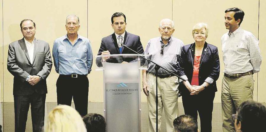 Cinco de los siete miembros de la Comisión de la Igualdad se presentaron ayer durante la Convención del Partido Nuevo Progresista en el hotel El Conquistador en Fajardo. (horizontal-x3)
