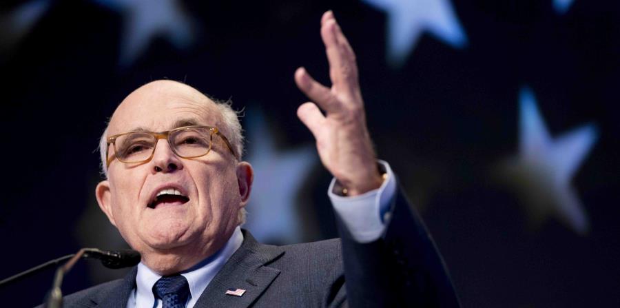Rudi Giuliani, abogado del presidente Donald Trump, pronuncia un discurso ante la Convención Pro Derechos Humanos y Democracia para la Libertad de Irán en Washington. (horizontal-x3)
