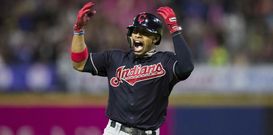 Francisco Lindor celebró efusivamente el jonrón que pegó en la isla el pasado mes de abril. (Archivo / Tonito Zayas) (horizontal-x3)