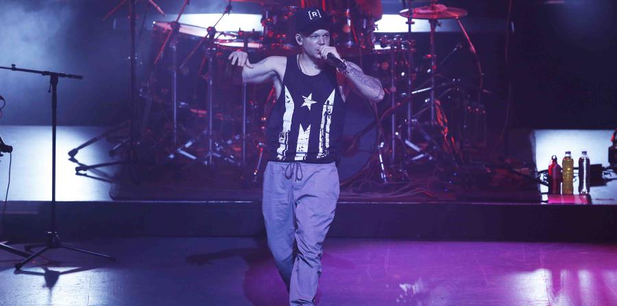 Residente recuerda a los estudiantes desaparecidos de Ayotzinapa (horizontal-x3)