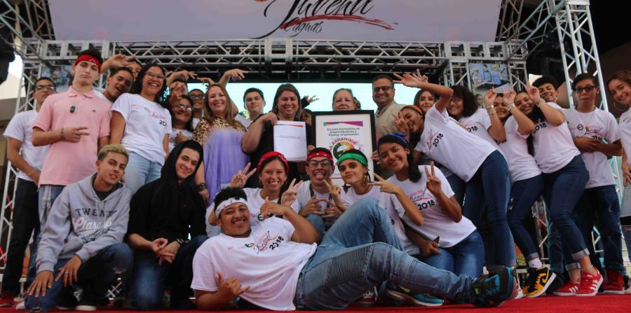 El grupo de estudiantes pertenecen a 17 escuelas públicas de la ciudad que compartieron hoy sus logros en una actividad de cierre. (Suministrada) (horizontal-x3)