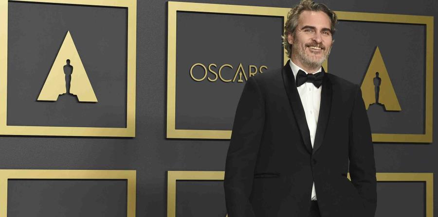 Joaquín Phoenix rescata a una vaca y a su cría tras ganar el Oscar