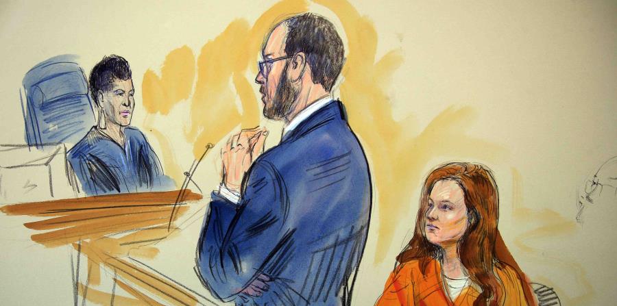 En este boceto elaborado durante una vista judicial se muestra a Maria Butina, una activista proarmas de 29 años sospechosa de ser una agente encubierta de Rusia. (AP) (horizontal-x3)