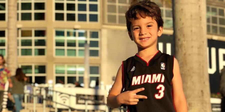 Sebastián Barea, de 5 años, recibió una tortuga como regalo. (horizontal-x3)