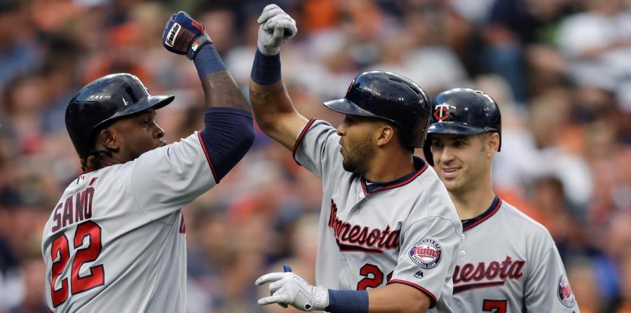 Miguel Sanó (22), Eddie Rosario (centro), y Joe Mauer (7) son bateadores pilares en la alineación de los Mellizos. (horizontal-x3)