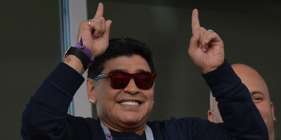 Maradona durante los partidos de Argentina en Rusia. (AP) (horizontal-x3)