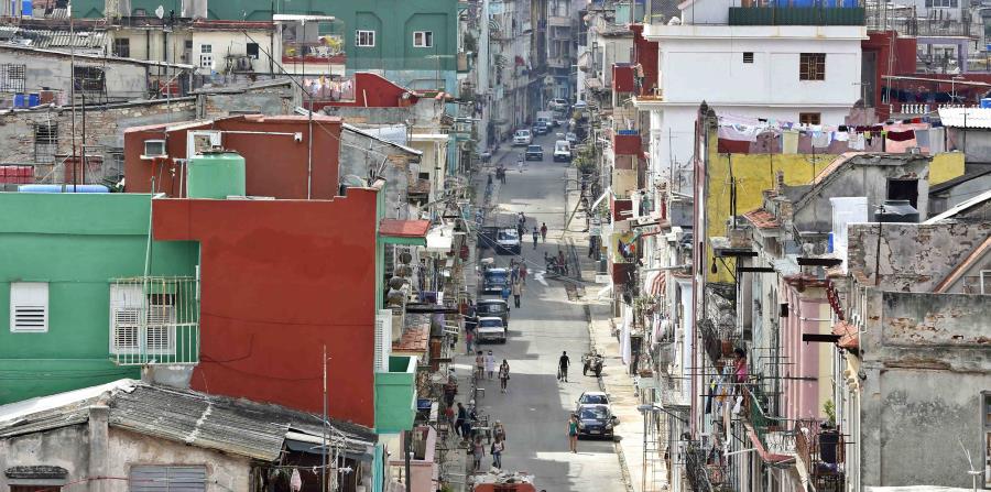 Los socios comerciales y económicos de Cuba siguen apostando por el mercado nacional. (EFE / Ernesto Mastrascusa) (horizontal-x3)