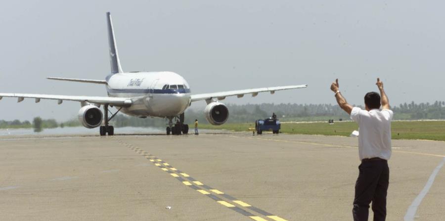 El cese de operaciones del aeropuerto será a partir de las 2:00 p.m. de mañana. (horizontal-x3)