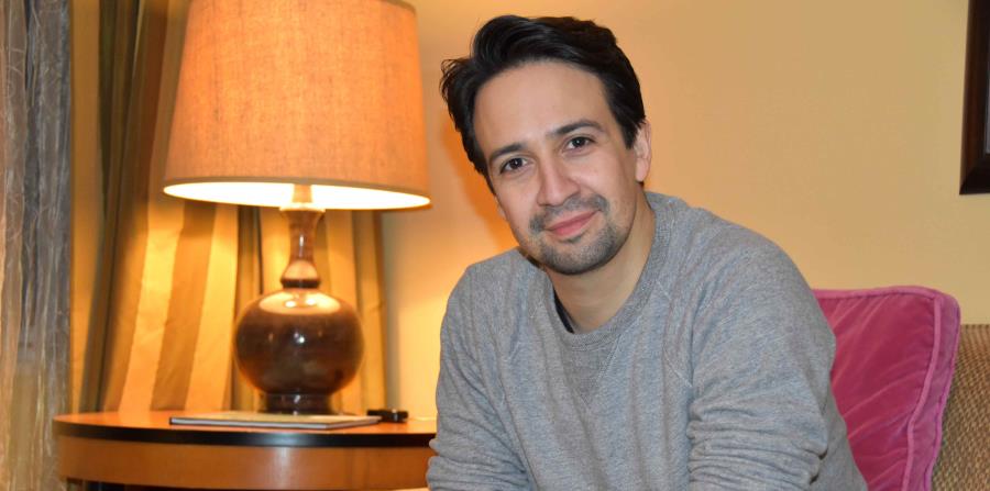 Lin Manuel Miranda saca la cara por los inmigrantes (horizontal-x3)
