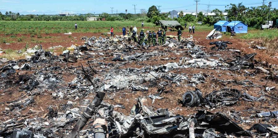 El viernes 18 de mayo, un Boeing 737-200 de la compañía mexicana Damojh, rentado por Cubana de Aviación, con destino a Holguín, se precipitó a tierra instantes después de su despegue. (EFE / Marcelino Vázquez) (horizontal-x3)