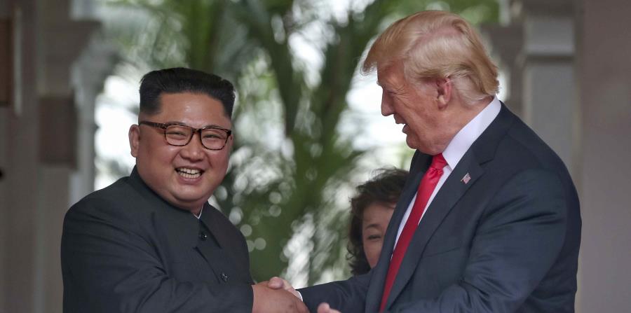 El presidente estadounidense Donald Trump durante su cumbre con el líder norcoreano Kim Jong Un en Singapur el 12 de junio del 2018. (Kevin Lim/The Straits Times via AP) (horizontal-x3)