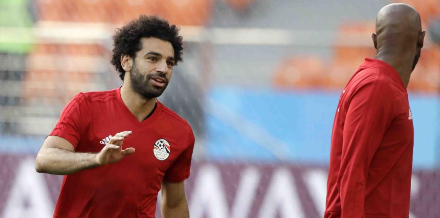 El astro del Liverpool Mohamed Salah se entrenó a la par de sus compañeros de Egipto esta semana. (AP) (horizontal-x3)
