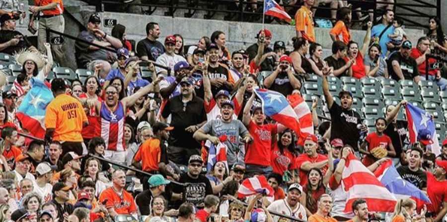 Boricuas reciben a Yadier Molina con aplausos y plena en Baltimore (horizontal-x3)