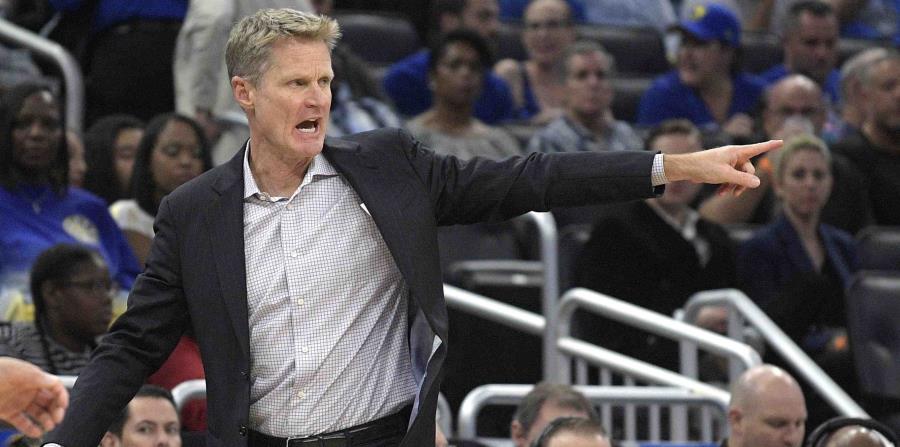 Steve Kerr confirmó hoy que Curry no tiene daños estructurales en el tobillo, del que ha sido operado en dos ocasiones. (AP / Phelan M. Ebenhack) (horizontal-x3)