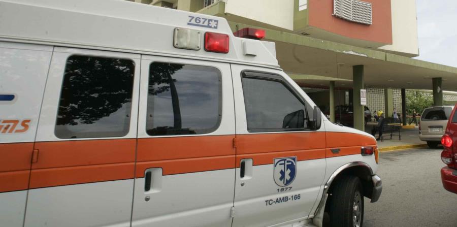Una ambulancia llega a un hospital. (GFR Media) (horizontal-x3)