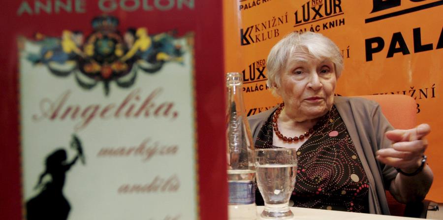 La escritora francesa Anne Golon (horizontal-x3)