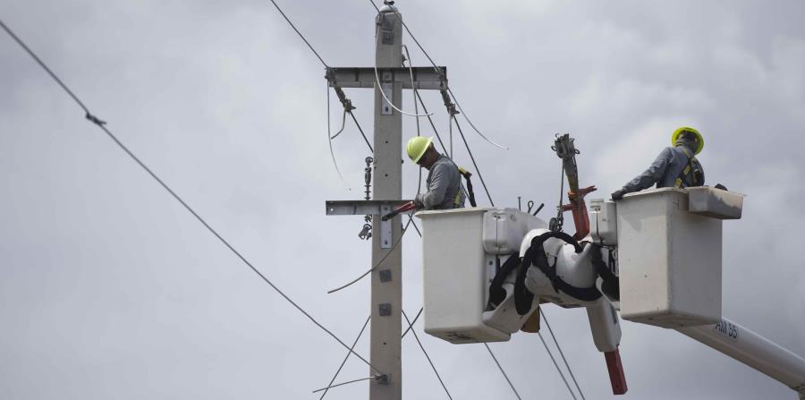 En la reunión en la que indagaron sobre la recuperación del servicio eléctrico participaron los alcaldes de Toa Alta, Clemente Agosto; Dorado, Carlos López; Vega Baja, Marcos Cruz Molina; y Vega Alta, Oscar Santiago, quien fue el anfitrión. (GFR Media) (horizontal-x3)