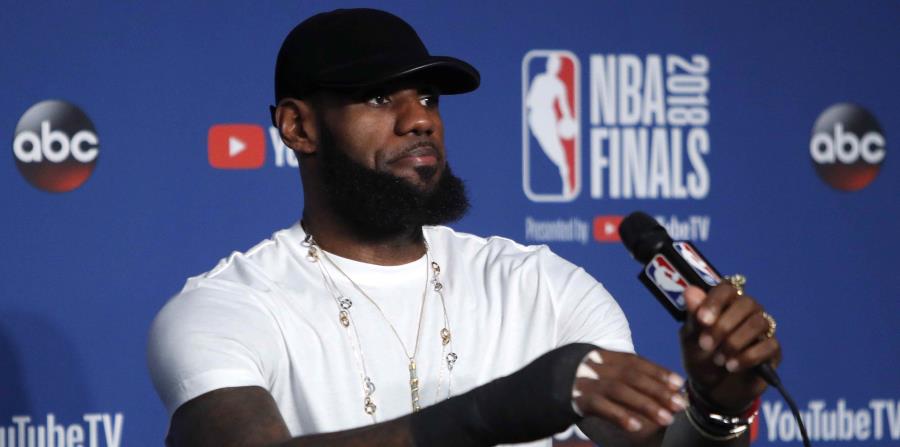 A partir del 1 de julio, los jugadores Kawhi Leonard, Lebron James, Paul George, entre otros, se convertirán en agentes libres sin restricciones. (EFE) (horizontal-x3)