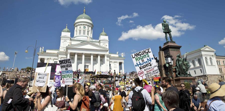 Pese a todo, muchos de los manifestantes admitieron que la primera cumbre en toda regla entre Putin y Trump es una buena noticia para el mundo (horizontal-x3)