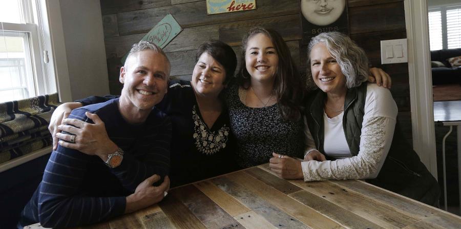 Más cortes en Estados Unidos reconocen a las familias con tres padres (horizontal-x3)