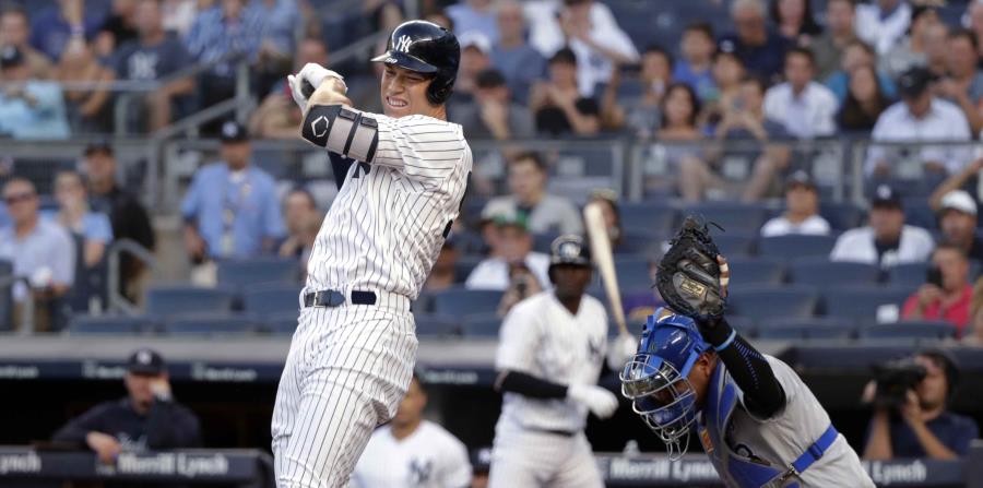 Aaron Judge sufre una pequeña fractura en la muñeca derecha. (AP) (horizontal-x3)