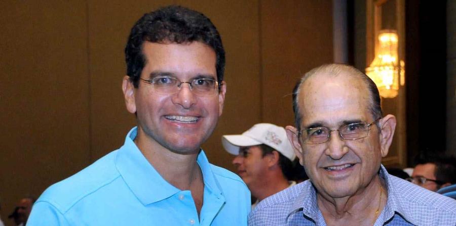 Pedro Pierluisi, junto a su padre Jorge Pierluisi Díaz, durante un evento celebrado en un hotel en Río Grande. (GFR Media) (horizontal-x3)