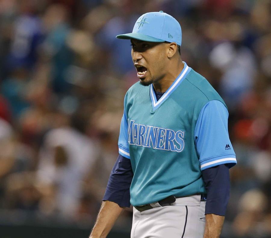 Edwin Díaz celebra su rescate número 50 de la temporada. (AP) (semisquare-x3)
