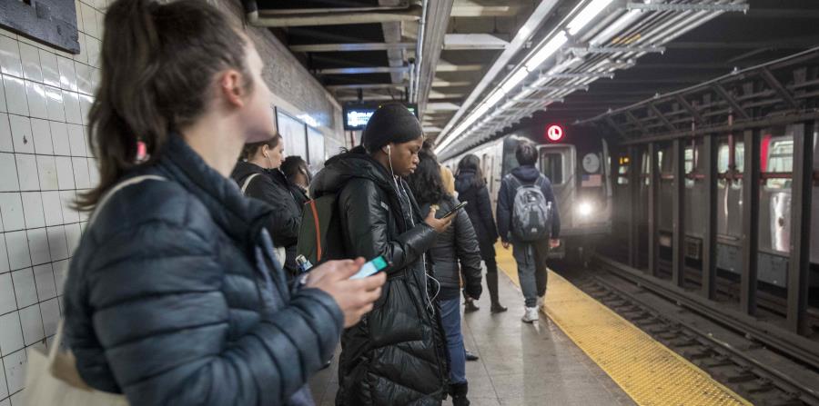En incidente ocurrió en la estación Seventh Avenue B-D-E en Manhattan. (AP) (horizontal-x3)