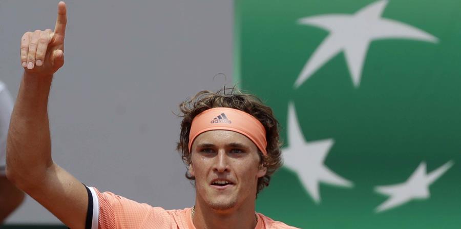 Alexander Zverev celebra su triunfo en el partido de la cuarta ronda del Abierto de Francia. (horizontal-x3)