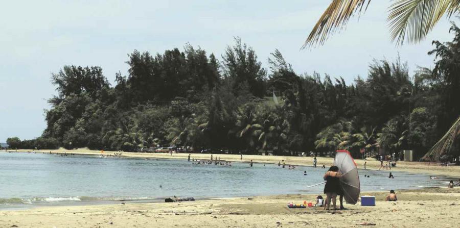 Vista del balneario de Punta Salinas. (GFR Media) (horizontal-x3)