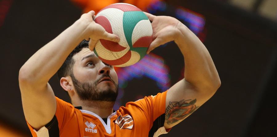 Josué Suárez dirigió un balanceado ataque de los Gigantes al realizar 25 asistencias (horizontal-x3)