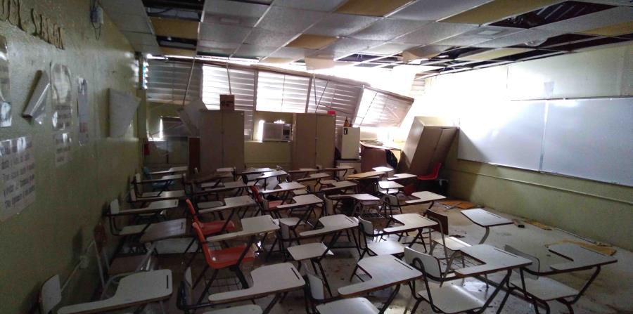 La escuela sufrió extensos daños a causa del huracán María, por lo cual desde octubre los alumnos han asistido a clases en la escuela superior José Gautier Benítez. (Archivo / GFR Media) (horizontal-x3)
