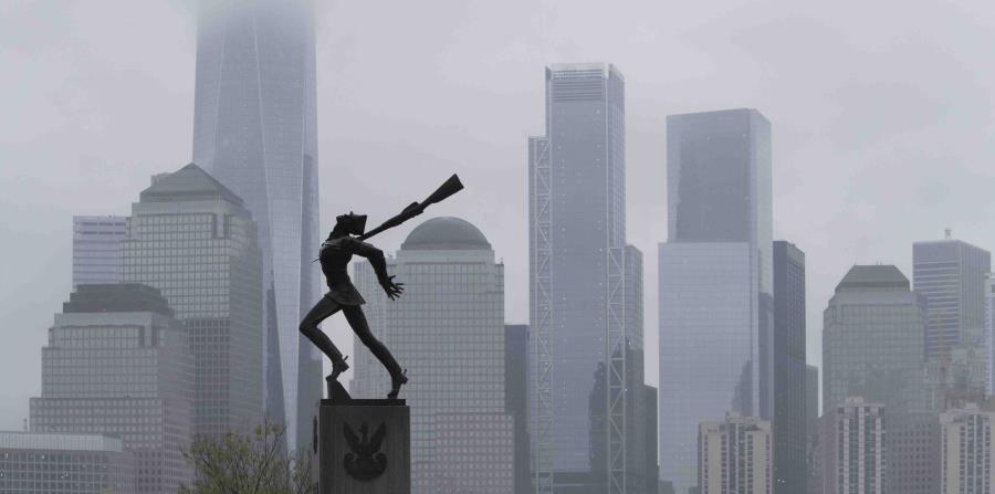 Esta foto del 16 de mayo del 2018 muestra una estatua dedicada a las víctimas de la masacre de Katyn, Polonia de 1940, en la ciudad de Jersey City, Nueva Jersey (horizontal-x3)