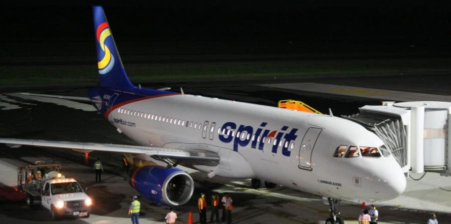 Vista del avión comercial de la aerolínea estadounidense Spirit Airlines (horizontal-x3)