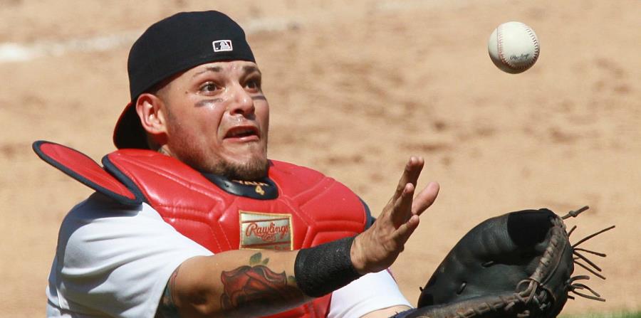 Yadier Molina se encuentra en Puerto Rico disfrutando los días navideños. (AP) (horizontal-x3)