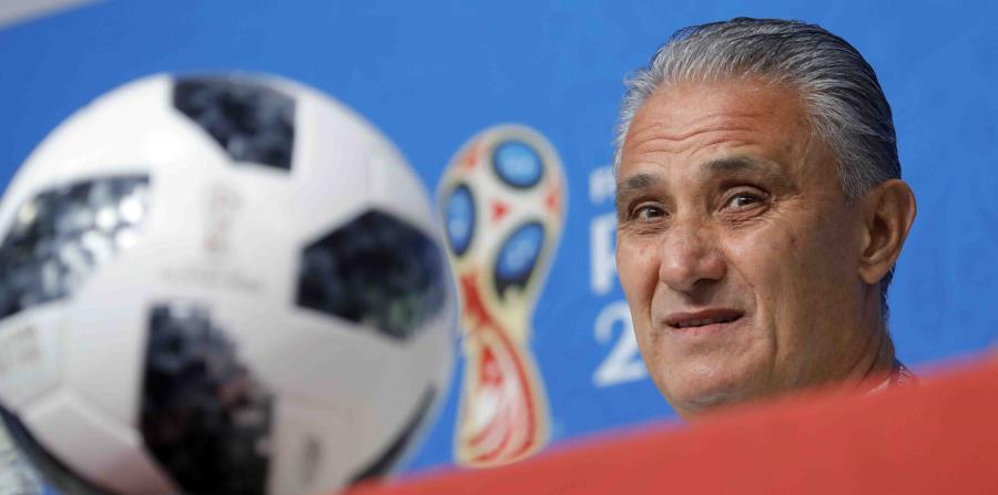 Tite parece ser un técnico capaz de soportar la presión. (AP) (horizontal-x3)