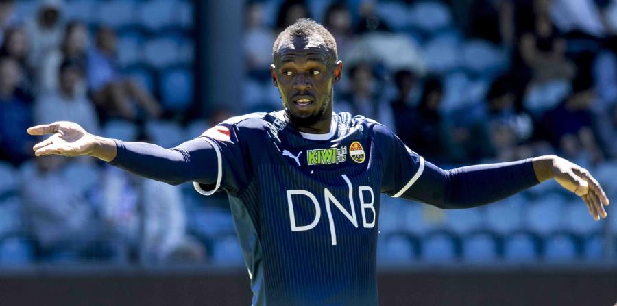El exvelocista jamaiquino Usain Bolt participa en un partido de fútbol amistoso entre Stromsgodset y el club noruego U19 en el Estadio Marienlyst de Drammen, Noruega, el martes 5 de junio de 2018. (Vidar Ruud/NTB Scanpix) (horizontal-x3)