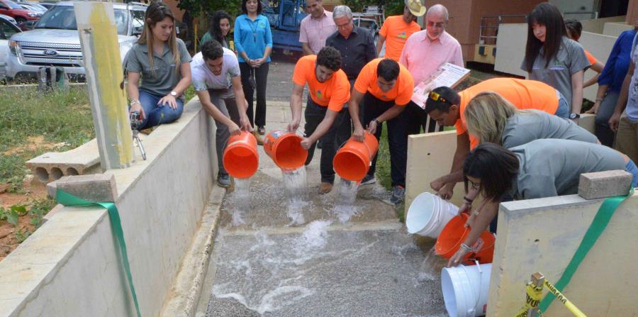 Prueba con el hormigón permeable en la UPR Mayaguez (horizontal-x3)